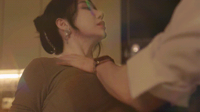 图片[3]-擦边短剧《荣宣的夏夜》教母eliy勾引邻居弟弟-闲聊吹水论坛-社区系统-老王资源部落